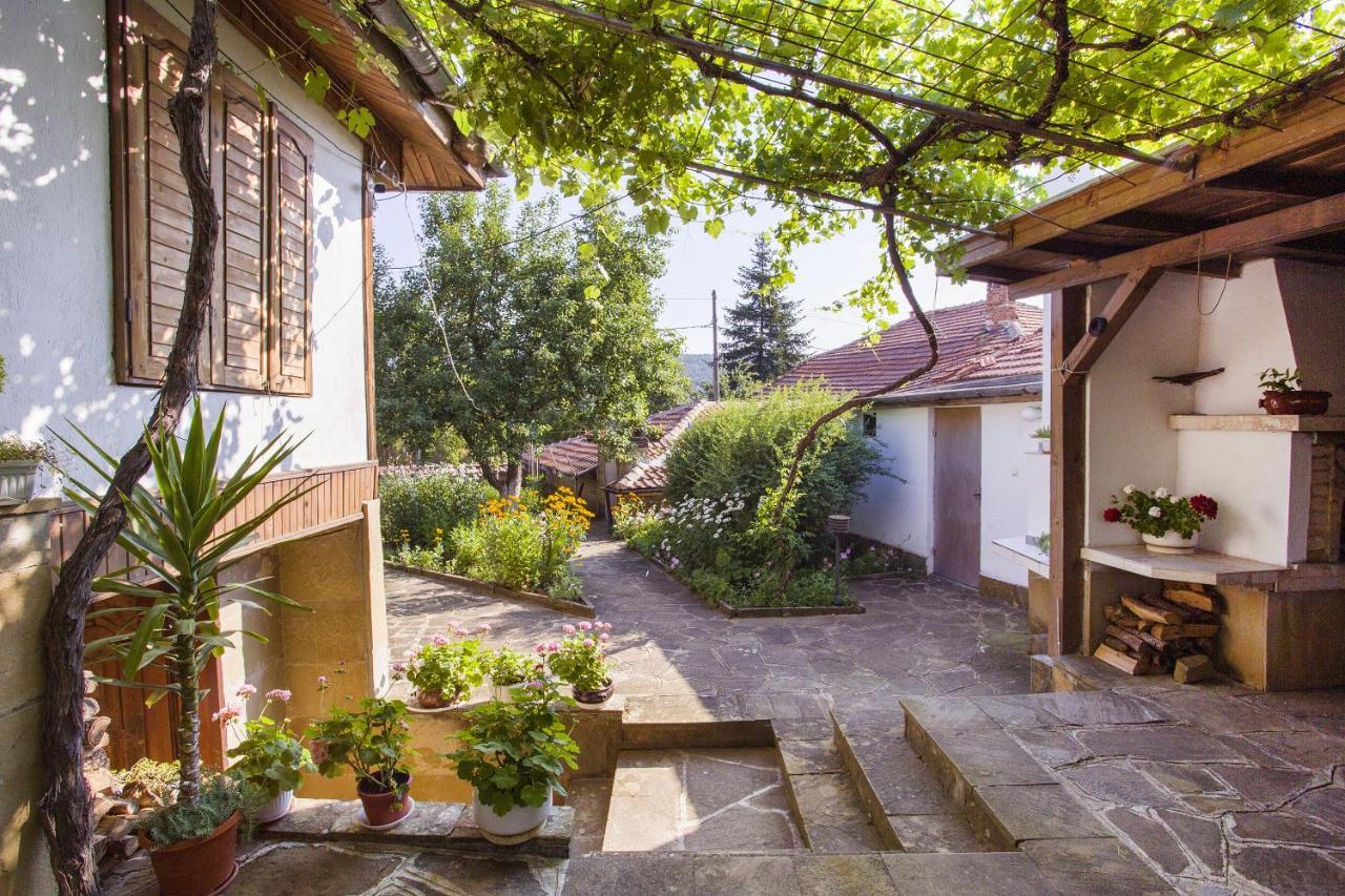 Villa Хаджикольовата Къща Medven Esterno foto