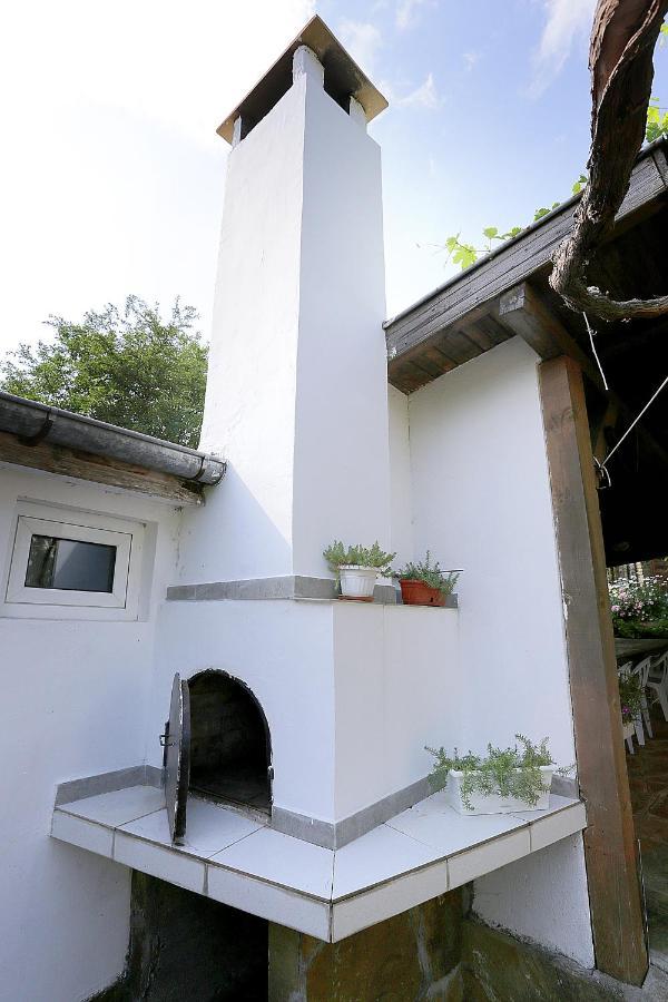 Villa Хаджикольовата Къща Medven Esterno foto