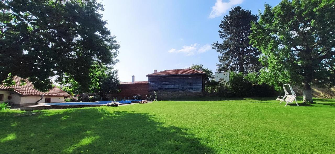 Villa Хаджикольовата Къща Medven Esterno foto