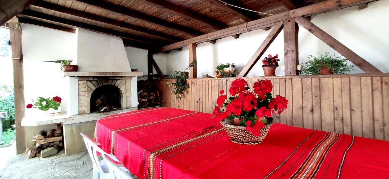 Villa Хаджикольовата Къща Medven Esterno foto